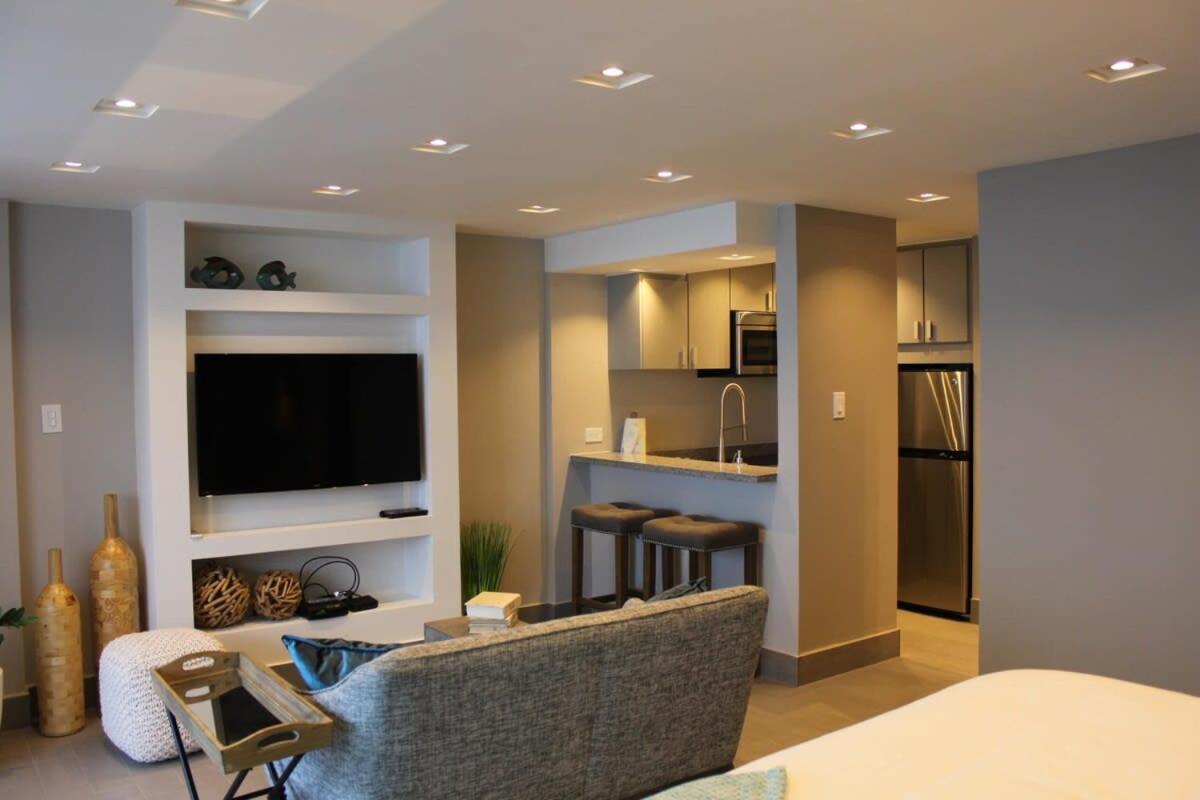 Enchanted 17 Jewel Beachfront Luquillo -Pool מראה חיצוני תמונה